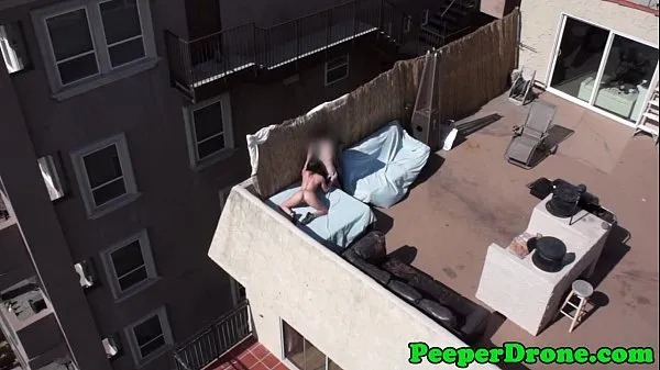 Mutasd a Drone films rooftop sex filmjeimet