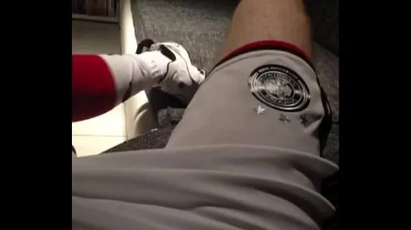 Zobrazit Footballer jerking in DFB (Germany) Soccer outfit, Nike Shox, Airmax moje filmy