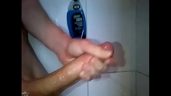 Vis Handjob in the shower mine filmer