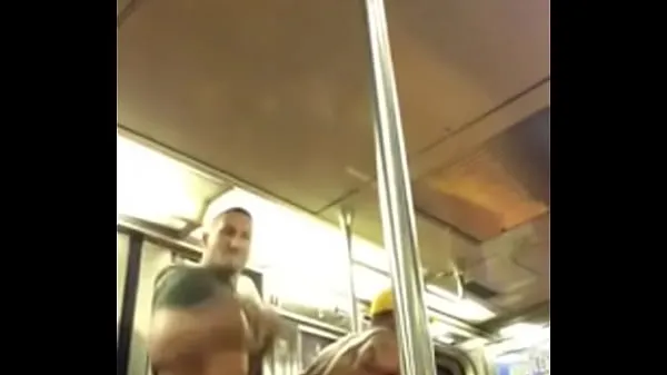 Mostrar Two Bears Fucking On A Public Train meus filmes