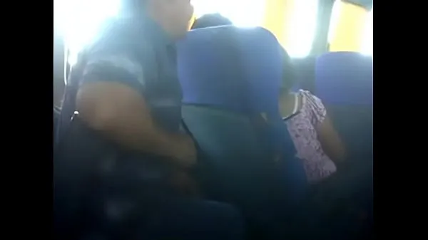 Mostrar mujer le manosea a tio bigoton en Bus.3GP mis películas