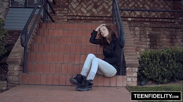 Показать TEENFIDELITY - Madi Meadows связали и глубоко трахнули мои фильмы