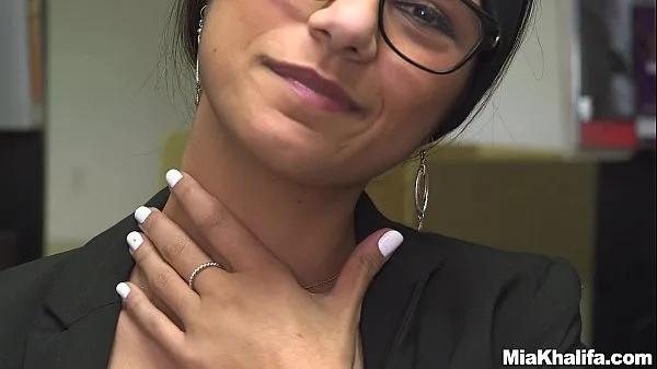 Εμφάνιση Here is My Body, I hope you like it - Mia Khalifa (mk13825 Ταινιών μου