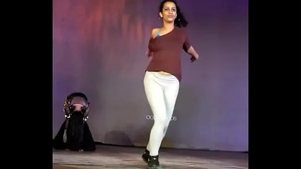 Prikaži Desi girl butt without panty in leggings moje filme