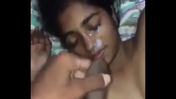 Mostrar Desi mujer joven paso sis corrida en la cara por mis películas