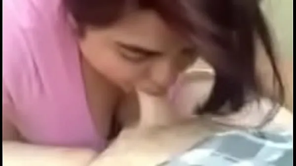 แสดง Girlfriend gives rough blowjob ภาพยนตร์ของฉัน