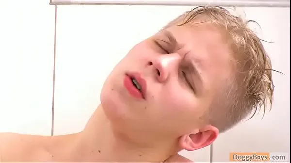 عرض Shower Wanking With Sexy Twink Boy Bert أفلامي