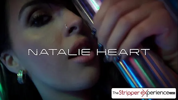 Mostrar Spizoo - Natalie Heart se desnuda y es follada por una enorme polla, enormes tetas y un trasero de burbuja mis películas