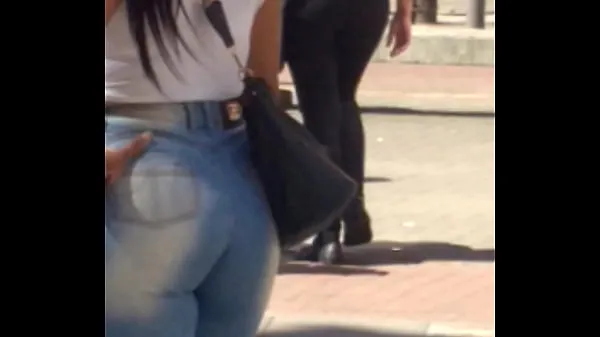 hot brunette in jeans 2내 영화 표시