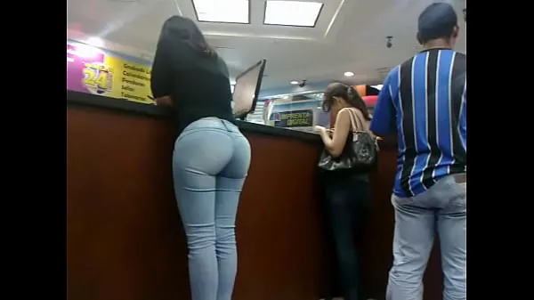 Big booty brunette in jeans at Orinokia Mall Part 2meine Filme anzeigen