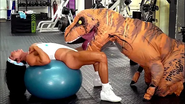 Camsoda - hot milf stepmom fucked by trex in real gym sex私の映画を表示