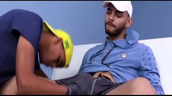 Prikaži Gifted football player cumming inside cousin moje filme