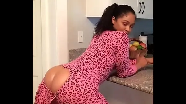 Maliah michel in pjs私の映画を表示