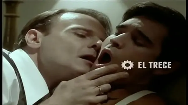 Afficher gay kiss de la télévision grand public 18 gaylavidacommes films