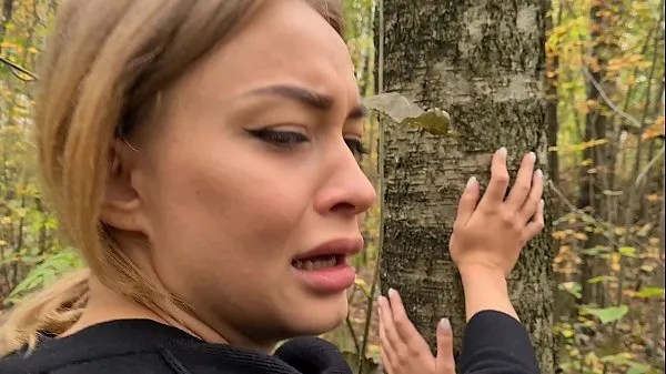 Afficher fou maniaque regardait la fille! puis il l'a baisée dans les bois (Loren fraisemes films