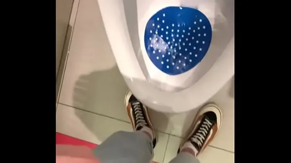 عرض peeing in a urinal in a public toilet أفلامي