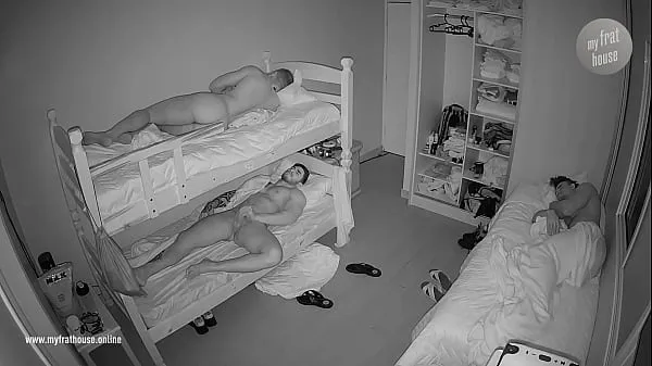 Mostrar Cámara oculta real en el dormitorio de los chicos por la noche mis películas