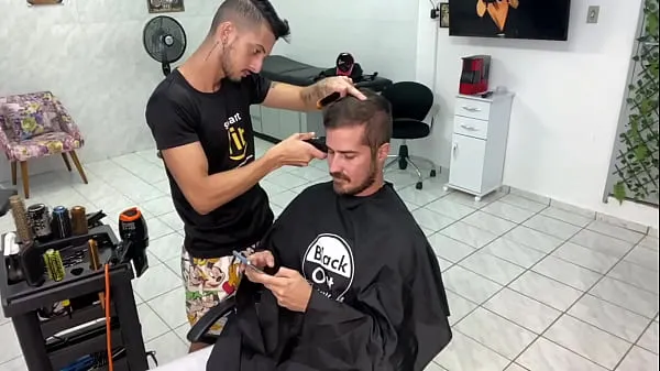 Pokaż Cortando o cabelo e brincando um poucomoje filmy