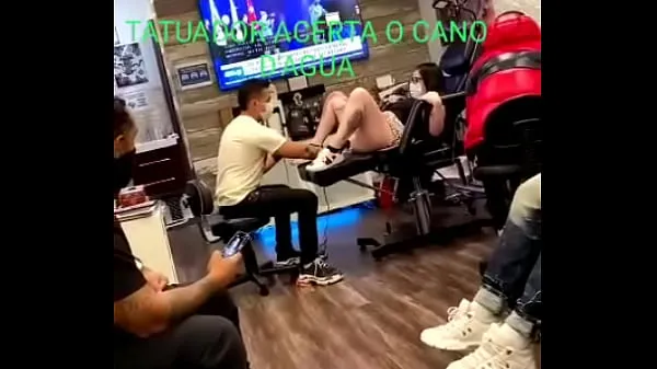 Vis woman enjoys making tattoo on pussy mine filmer