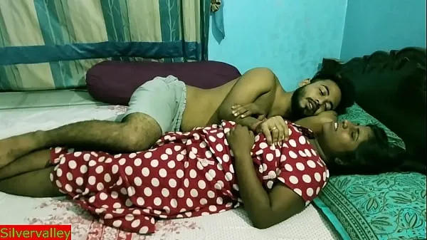 インドの十代のカップルのバイラルホットセックスビデオ！村の女の子対スマートな十代の少年の本当のセックス私の映画を表示