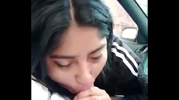 Mostrar Le pagué al taxista con un rico oral pero nos calentamos mucho y nos fuimos al motel a culiar duro como me gusta mis películas