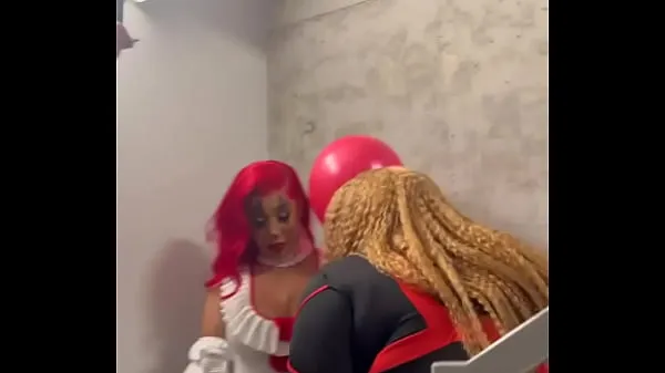 Show TSROXIEXXX finally links up with a IG baddie “Iloveaoki”for her first female collab and nutted within 10 mins my Movies