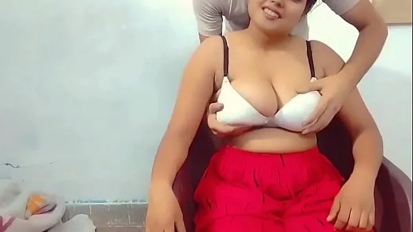 Pokaż My landlady made me give her a massage. Then I caught her boobs were very big xxx soniyamoje filmy