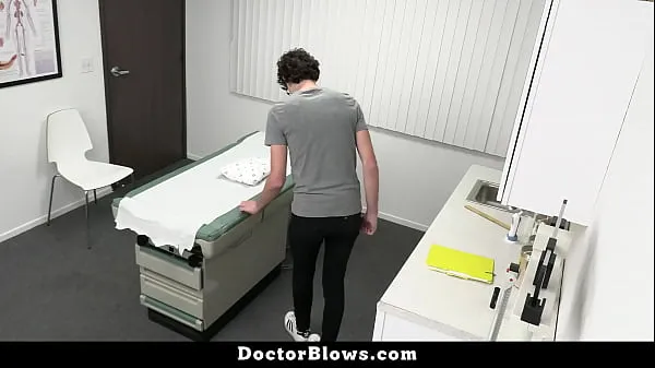 Show Doctor Performing Stimulating Examination on Patient - Doctorblows my Movies