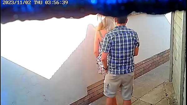 Mutiges Paar beim öffentlichen Ficken vor CCTV-Kamera erwischtmeine Filme anzeigen