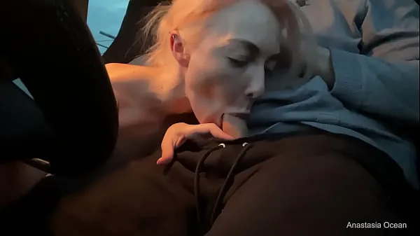 Mostrar A hot girl gave a blowjob to the driver while he was driving. Extreme blowjob. cum in mouth mis películas